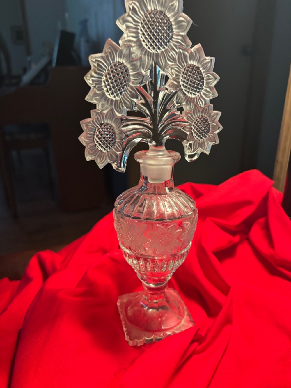 Cut Crystal Sunflower Perfume Bottle - Clear Glass vintage 1940s
